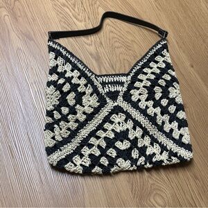 NWOT Wildflowers woven Hobo summer Bag in Black & Cream
Handmade shoulder purse